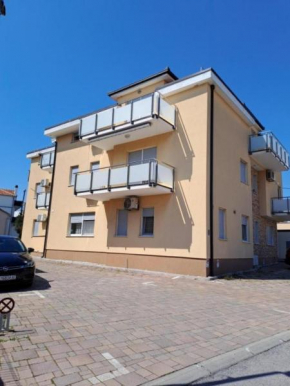 Apartments with a parking space Kastel Stari, Kastela - 23283